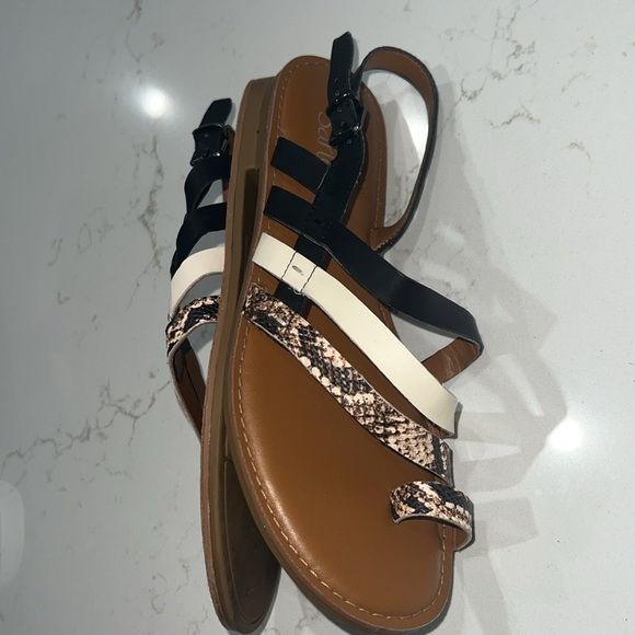 Franco Sarto black/white/snake-print Sandals with Toe & Back Strap Size 7.5 - Picture 5 of 6